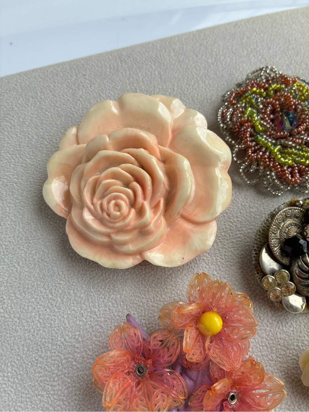 Vintage Mix of Acrylic and Handmade Jewelry Lot - Picture 6 of 9